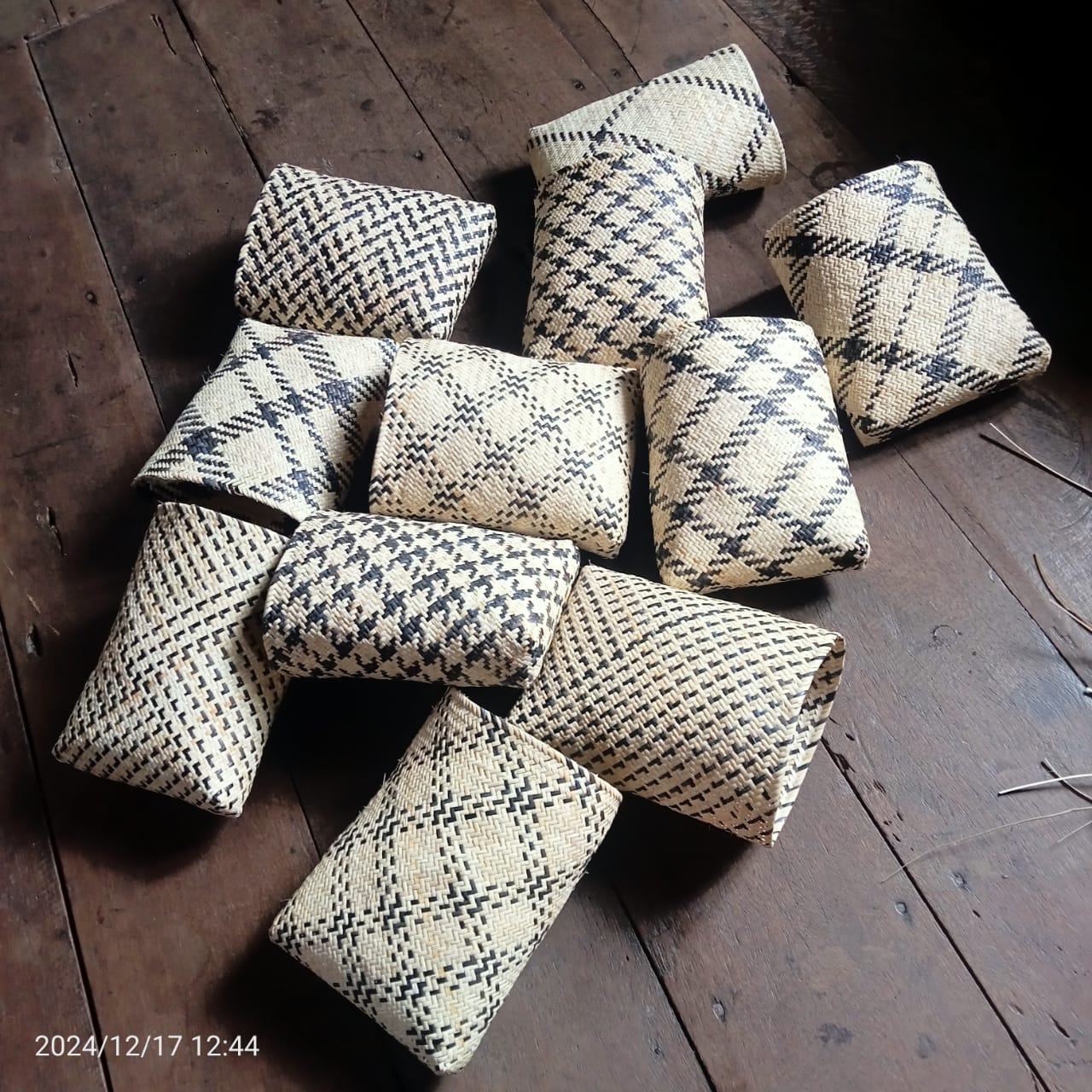 🌿 The Journey of a Crossbody Bag: From Jungle to You