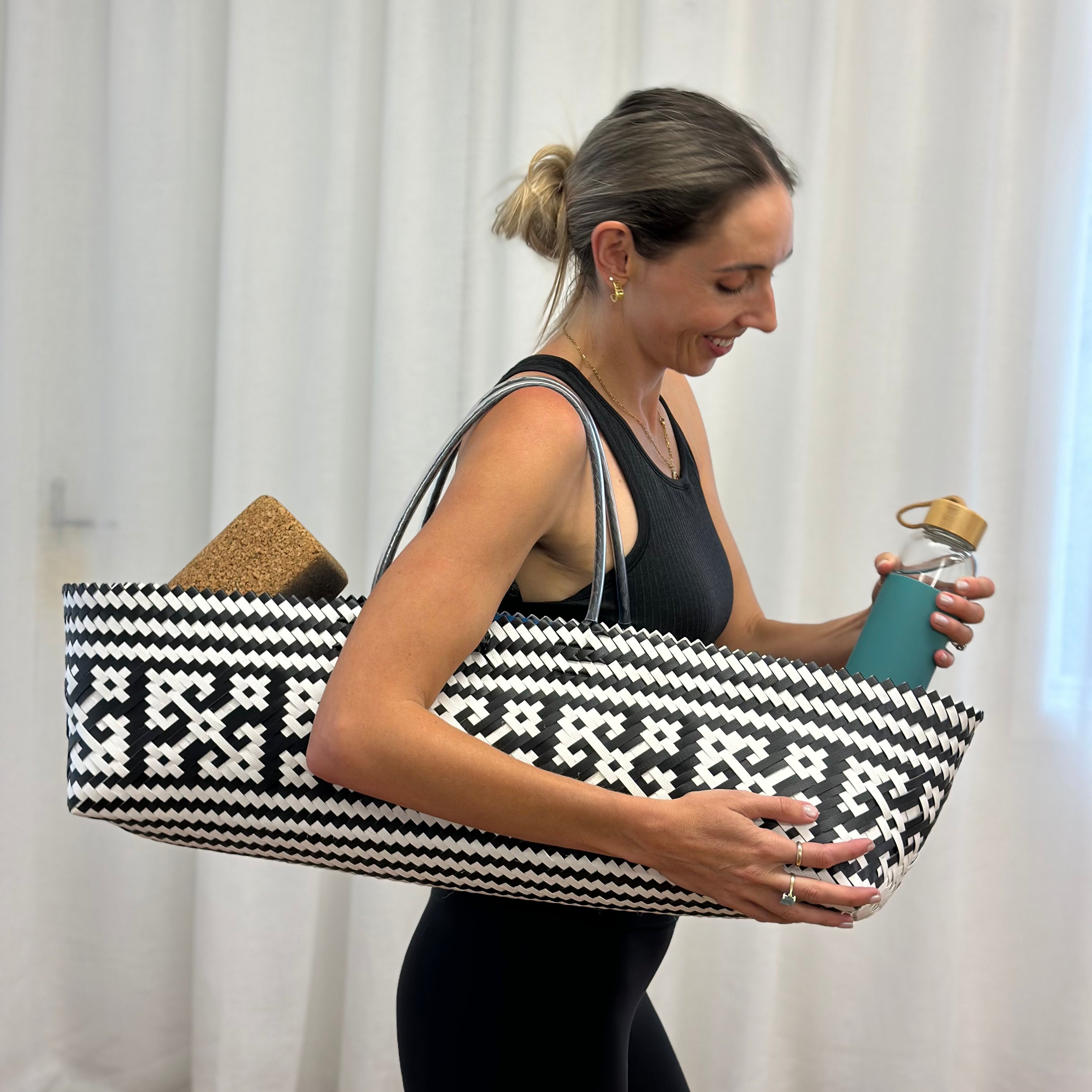 Black & White Yoga Mat Carrier Bag